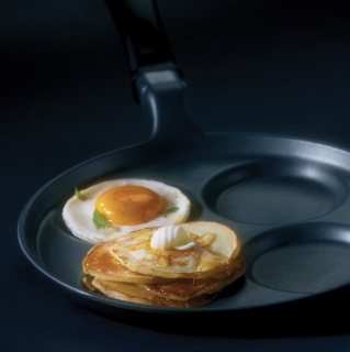 profesionální lívanečník na indukci 25 cm